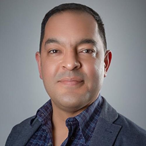 Dr. Víctor Octavio López Amaro